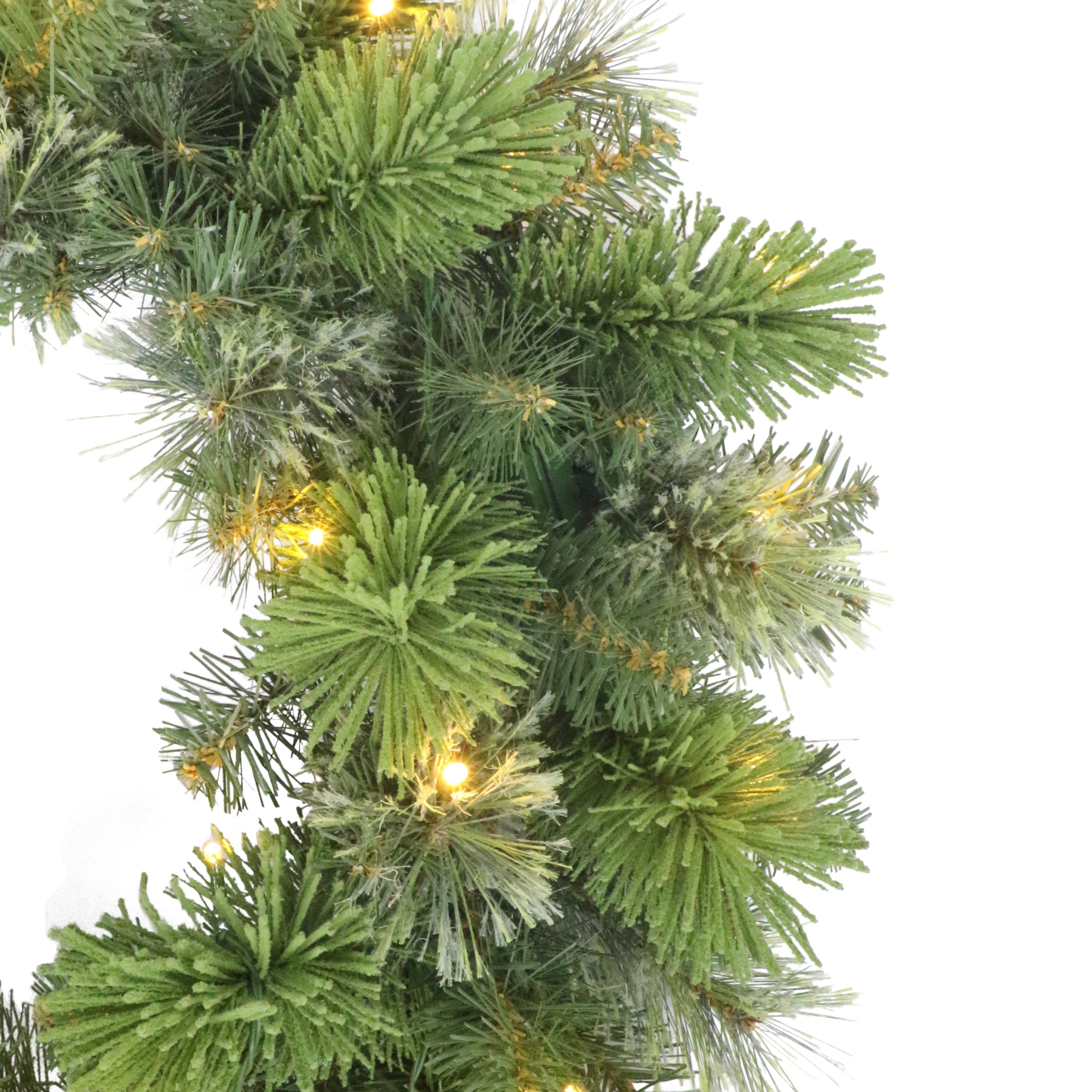 24" Pre-Lit Oklahoma Pine Wreath